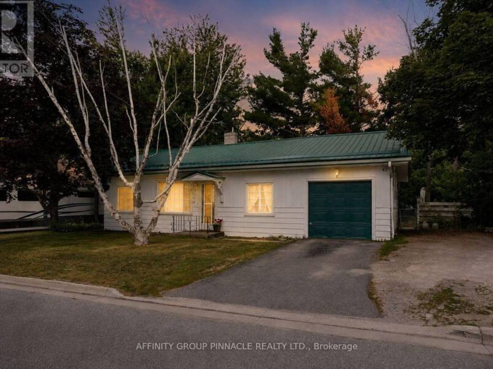 35 CLIFTON STREET, Fenelon Falls, Ontario K0M 1N0