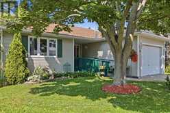 12 REYNOLDS PLACE | Prince Edward Ontario | Slide Image Three