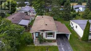 12 PARK STREET | Lindsay Ontario | Slide Image Six