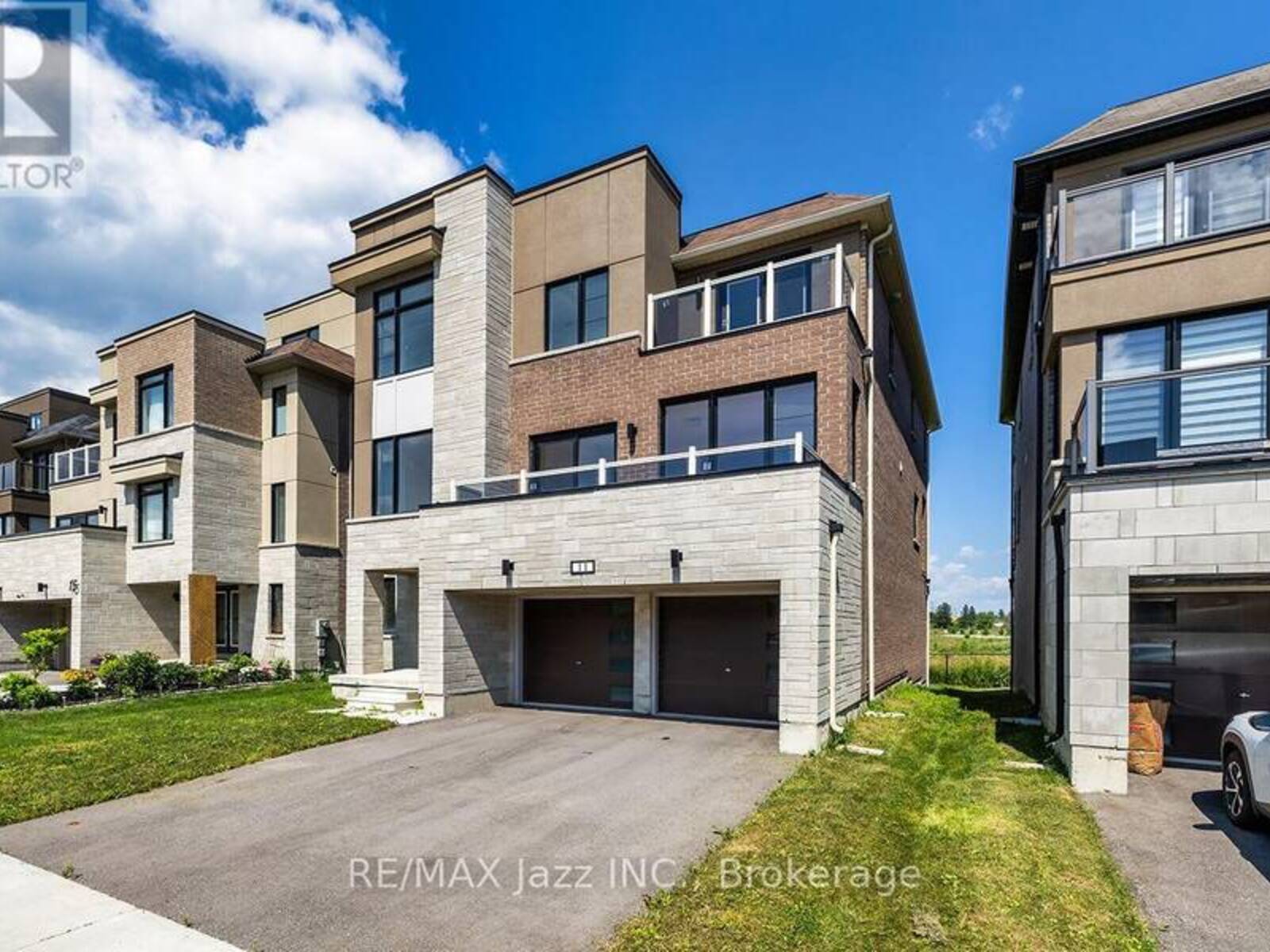 11 YACHT DRIVE, Clarington, Ontario L1C 4B1