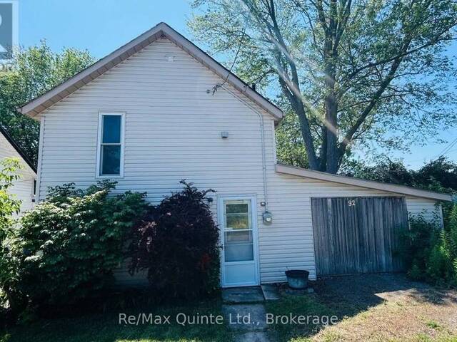 92 FOSTER AVENUE S Belleville Ontario, K8N 3P7 - 2 Bedrooms Home For Sale
