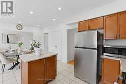 338 DOWSON LOOP | Newmarket Ontario | Slide Image Thirteen