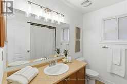 338 DOWSON LOOP | Newmarket Ontario | Slide Image Thirty-eight