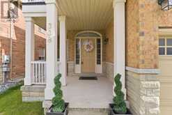 338 DOWSON LOOP | Newmarket Ontario | Slide Image Three