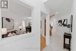 338 DOWSON LOOP | Newmarket Ontario | Slide Image Six