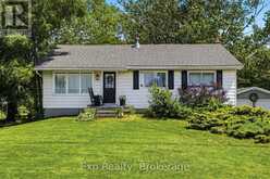 650 COUNTY ROAD 5 | Prince Edward Ontario | Slide Image Four