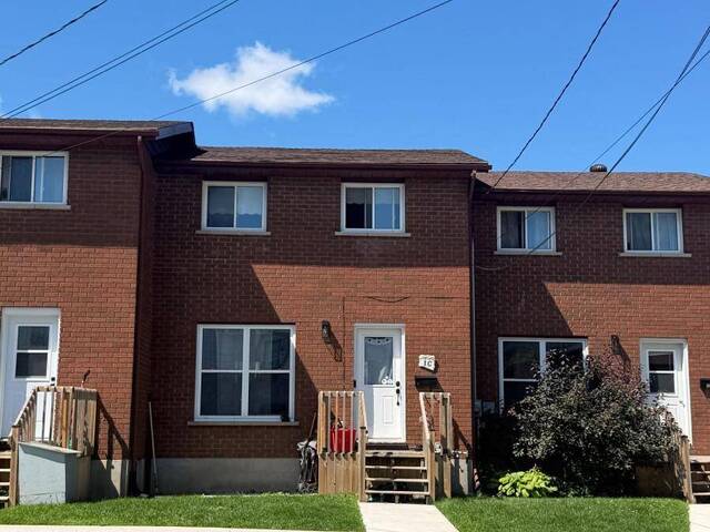 C - 1 CAROLINE STREET Lindsay Ontario, K9V 1T2 - 2 Bedrooms Condo For Sale