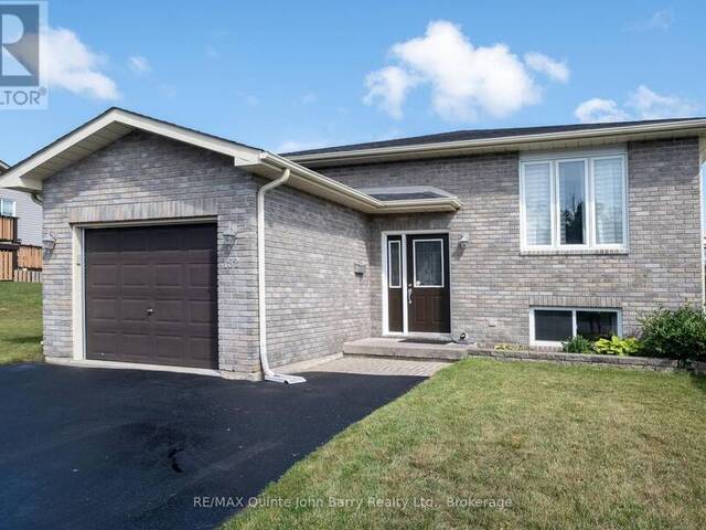 152 NICHOLAS STREET Quinte West Ontario, K8V 6B2 - 5 Bedrooms Home For Sale