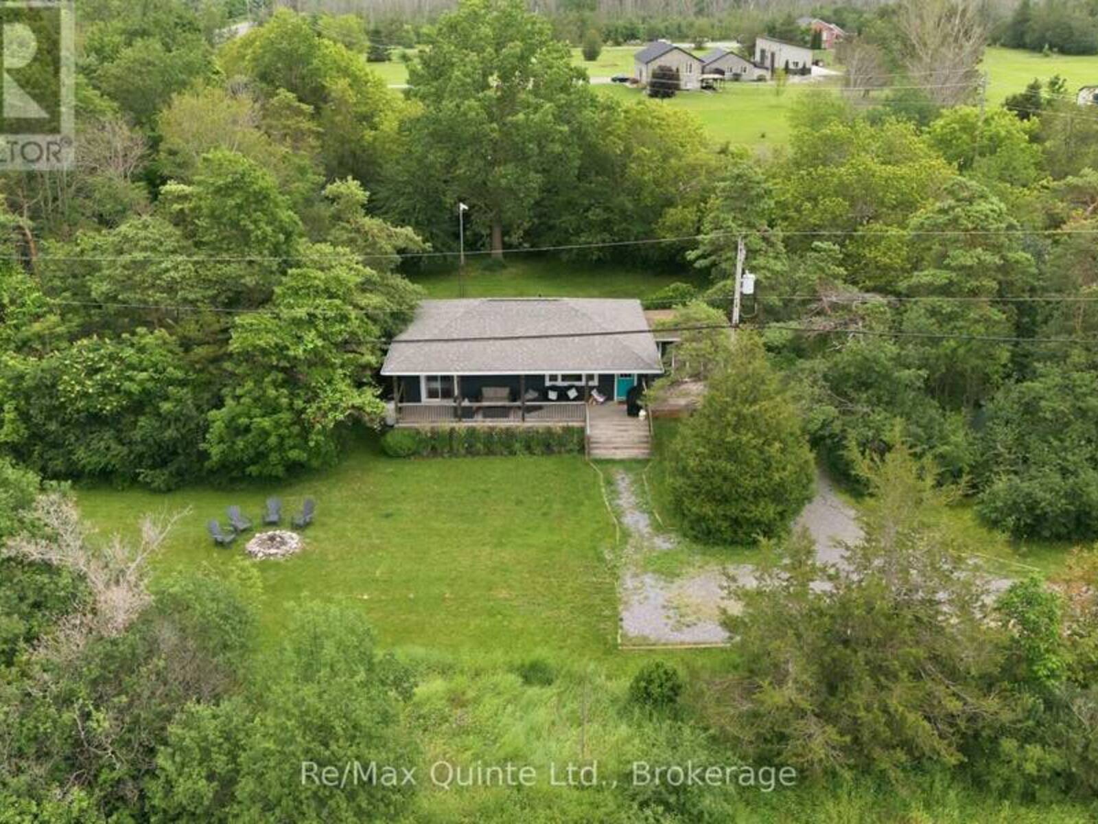 6 GRAYS LANE, Prince Edward, Ontario K0K 1P0