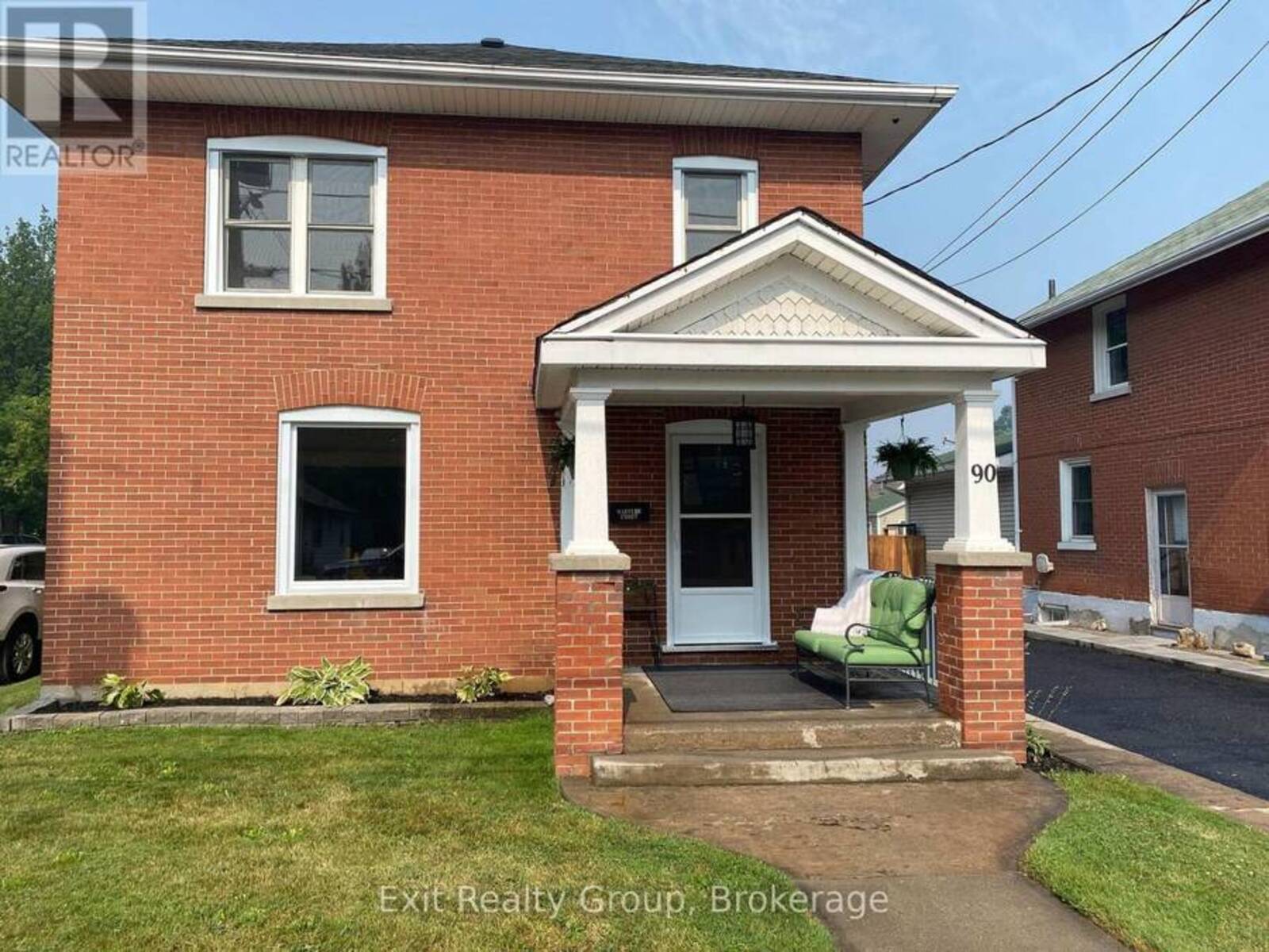 90 BYRON STREET, Quinte West, Ontario K8V 2Y2