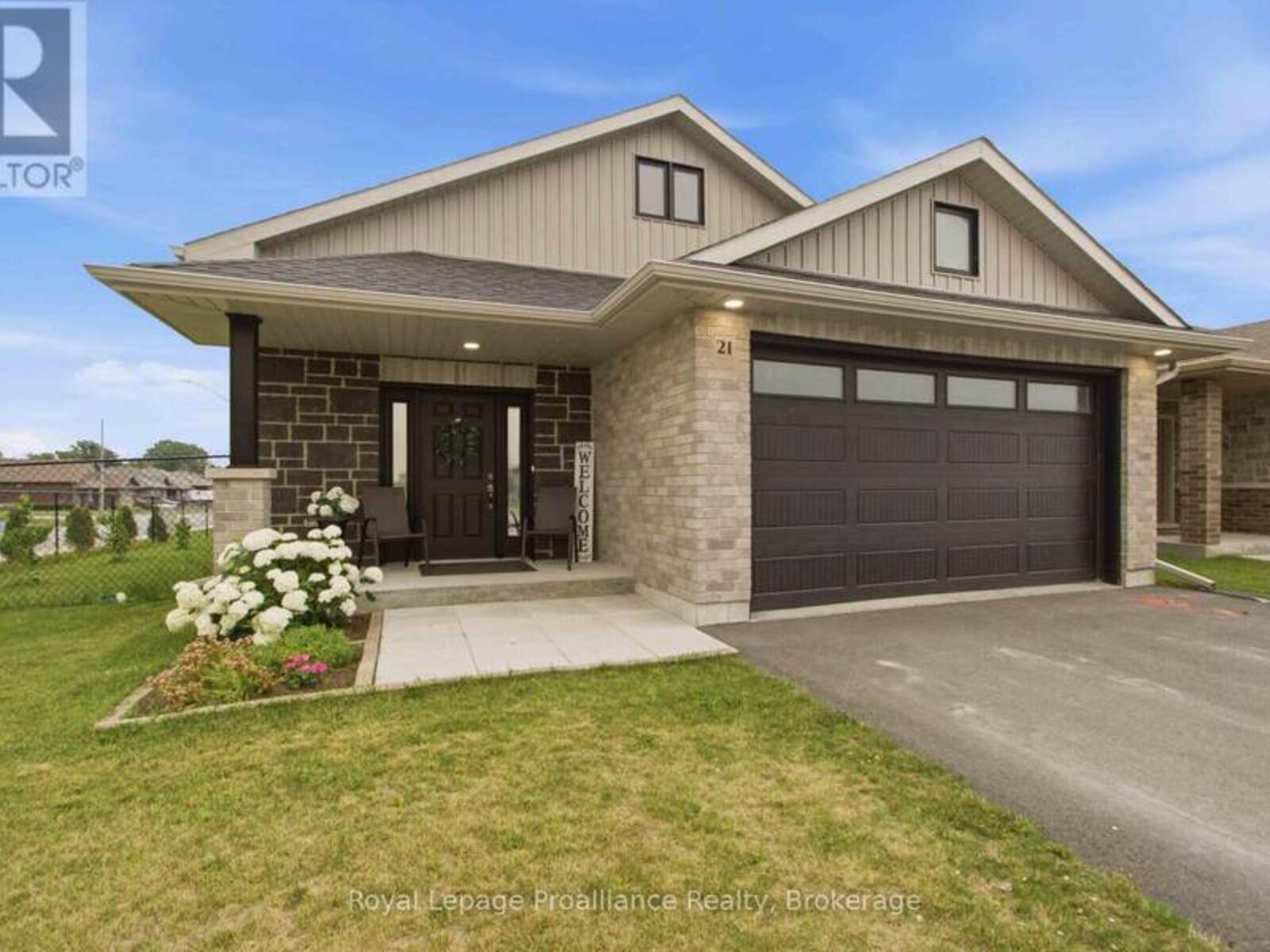 21 CEDAR PARK CRESCENT, Quinte West, Ontario K8V 0J1