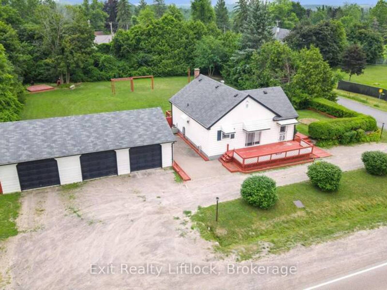 2 EDGEWOOD AVENUE, Peterborough, Ontario K9L 1V5