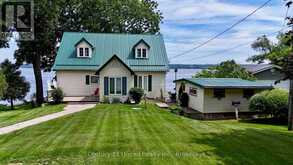 40 IVEY LANE | Otonabee-South Monaghan Ontario | Slide Image Three