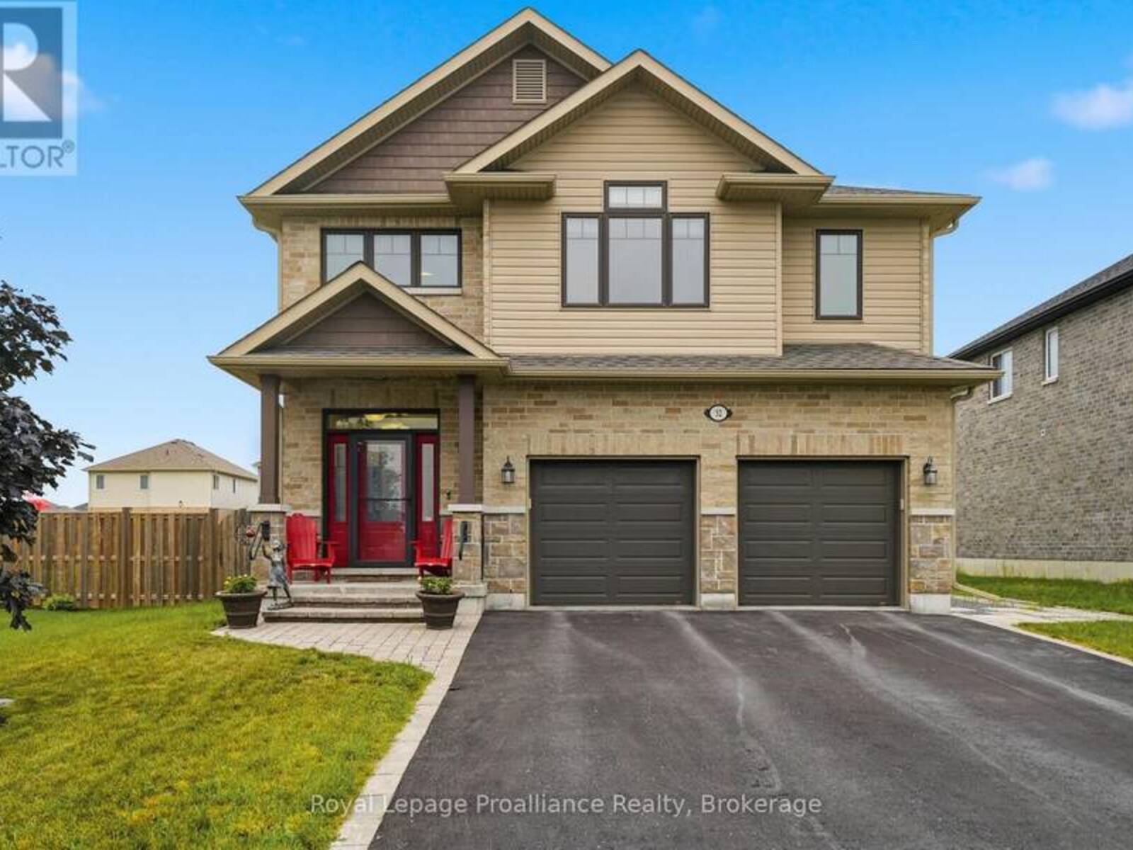 32 WALNUT CRESCENT, Belleville, Ontario K8N 0E4