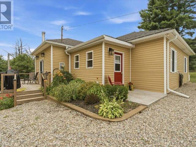 2017 CLARK ROAD Central Frontenac Ontario, K0H 2E0 - 2 Bedrooms Home For Sale