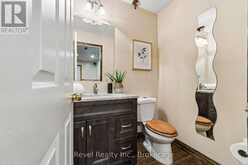 18 BESSIE AVENUE S | Bobcaygeon Ontario | Slide Image Thirteen