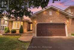 733 SUNDANCE CIRCLE | Oshawa Ontario | Slide Image One