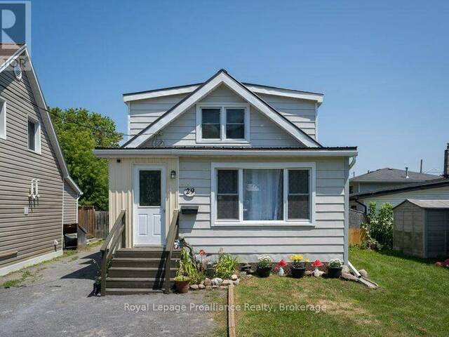 29 PELHAM STREET Quinte West Ontario, K8V 5A8 - 3 Bedrooms Home For Sale