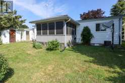 7 CEDAR STREET | Lindsay Ontario | Slide Image Two