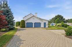 10 SKIFF COVE ROAD | Prince Edward Ontario | Slide Image Four