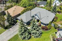 36 LORI BOULEVARD | Lindsay Ontario | Slide Image Eight