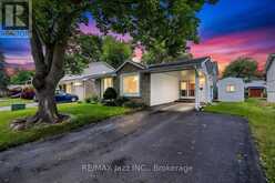22 DEERPARK CRESCENT | Clarington Ontario | Slide Image One