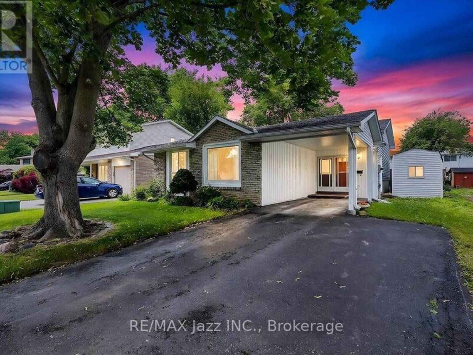 22 DEERPARK CRESCENT, Clarington, Ontario L1C 3M3