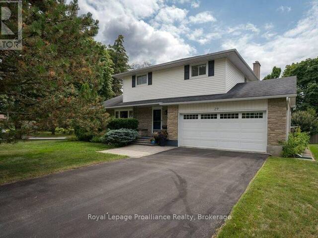 29 HOPE CRESCENT Belleville Ontario, K8P 4S3 - 4 Bedrooms Home For Sale