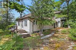 1550 ISLAND 85 STONEY LAKE | North Kawartha Ontario | Slide Image Ten