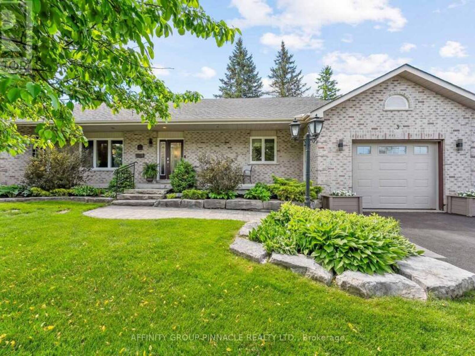3 DAVID DRIVE, Lindsay, Ontario K9V 5G7