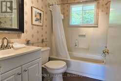 2006 SOUTH BEAVER LAKE LANE | Minden Hills Ontario | Slide Image Nine