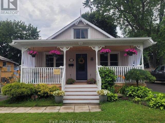 100 ARLINGTON AVENUE Oshawa Ontario, L1G 2N6 - 4 Bedrooms Home For Sale