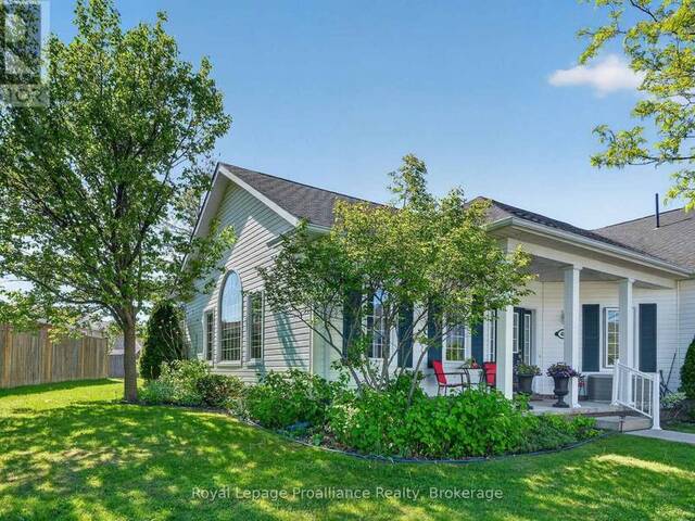 402 - 325 DENSMORE ROAD Cobourg Ontario, K9A 0E4 - 2 Bedrooms Condo For Sale