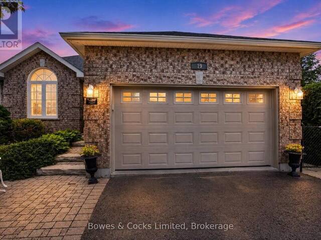 19 LORI BOULEVARD Lindsay Ontario, K9V 6B6 - Property For Sale