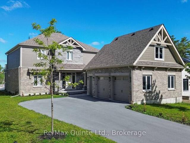 125 VILLENEUVE DRIVE Prince Edward Ontario, K0K 2T0 - 4 Bedrooms Waterfront Home For sale