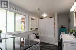 9 RIVERSIDE DRIVE | Lindsay Ontario | Slide Image Thirty-six