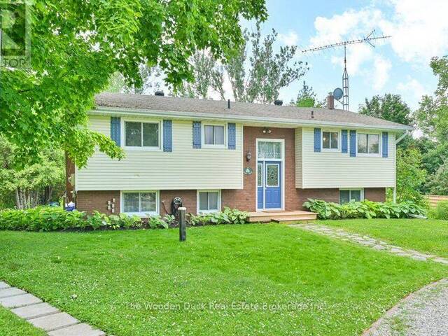 7 KERRY CIRCLE Selwyn Ontario, K0L 1T0 - 3 Bedrooms Waterfront Home For sale