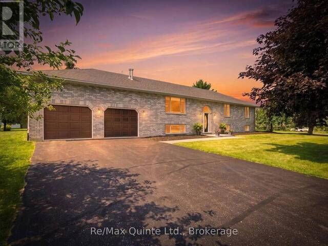 16 BAY BREEZE STREET Prince Edward Ontario, K8N 0L4 - 5 Bedrooms Home For Sale