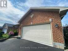 60 OAK RIDGE BOULEVARD | Belleville Ontario | Slide Image Two