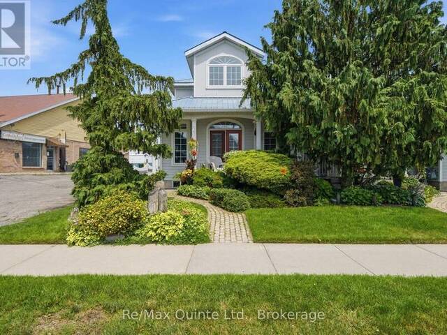 86 PINNACLE STREET S Belleville Ontario, K8N 5Y5 - 2 Bedrooms Waterfront Home For sale