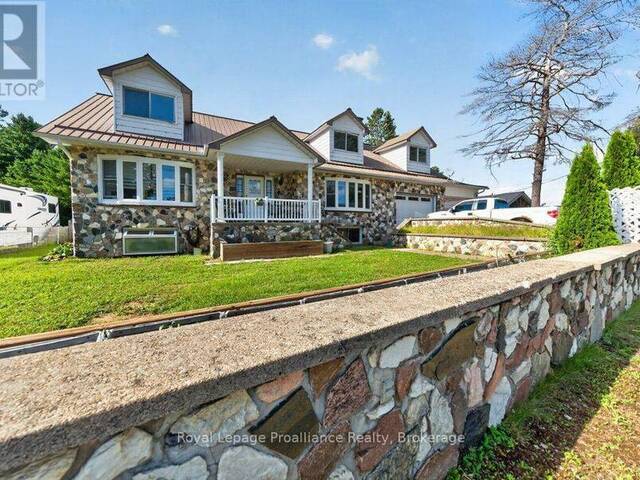 17 WEST PARK LANE/ 32 TALL PINE ROAD Addington Highlands Ontario, K0H 2G0 - 4 Bedrooms Home For Sale