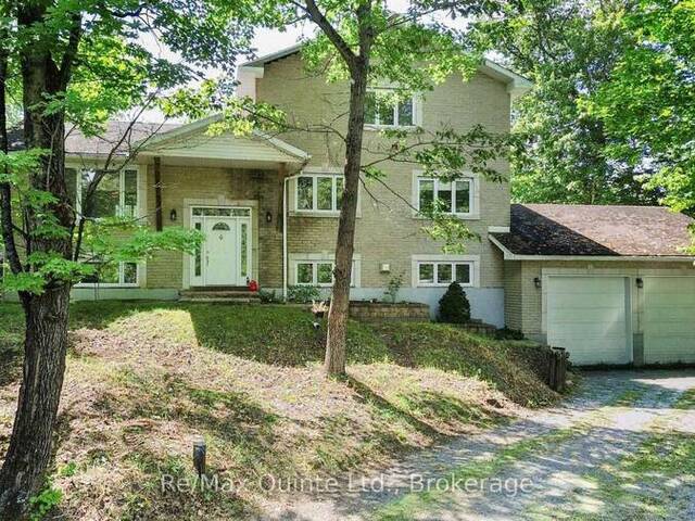 49 NORTH SHORE LANE Madoc Ontario, K0K 2K0 - 4 Bedrooms Waterfront Home For sale