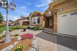 29 STRATTON CRESCENT | Whitby Ontario | Slide Image One