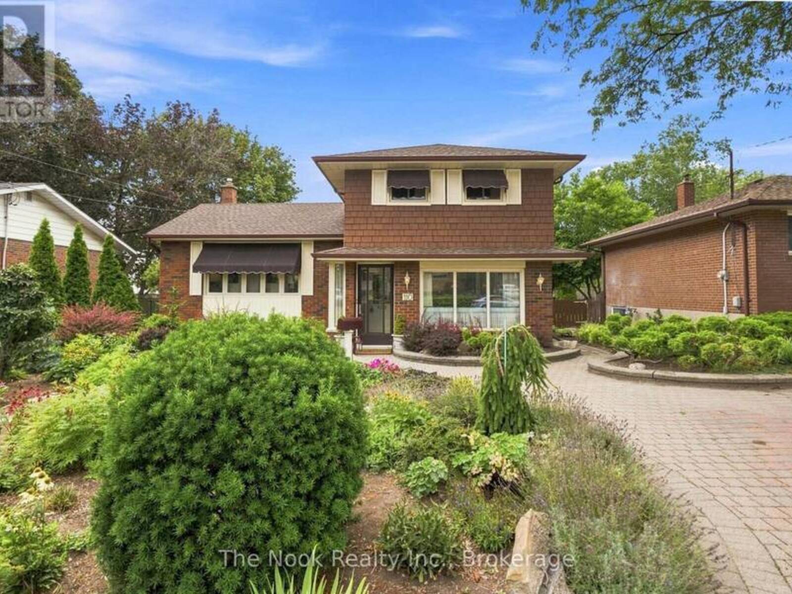 110 BOWMAN AVENUE, Whitby, Ontario L1N 3T6