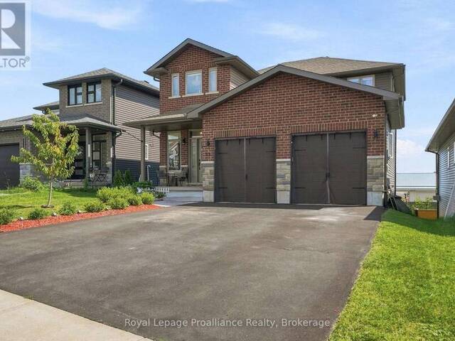92 NORTHUMBERLAND BOULEVARD Quinte West Ontario, K8V 0L1 - 6 Bedrooms Home For Sale