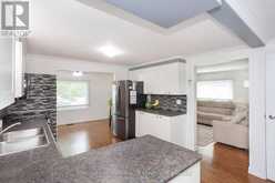 24 CIRCLE DRIVE | Lindsay Ontario | Slide Image Ten