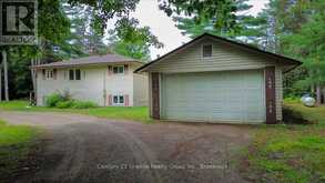 32 FIREHALL LANE | Bancroft Ontario | Slide Image Three