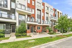 42 WILLIAM DUNCAN ROAD | Toronto Ontario | Slide Image Four