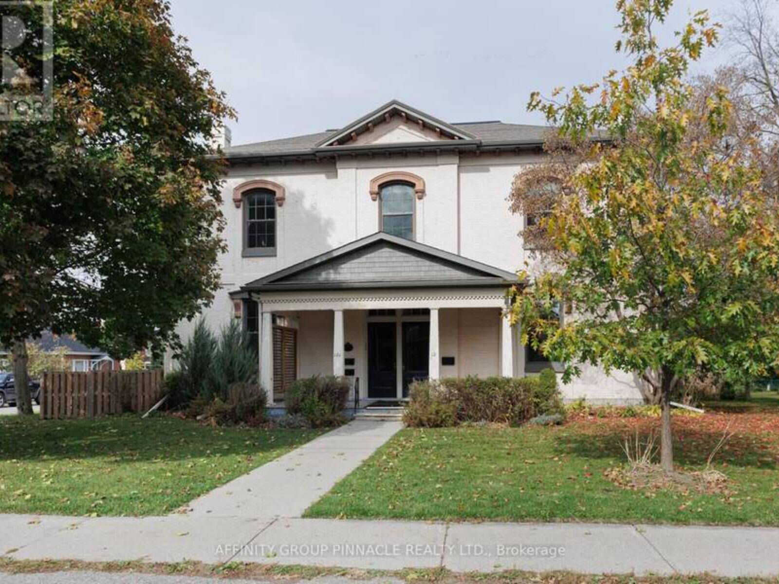 12 RUSSELL STREET E, Lindsay, Ontario K9V 1Z8