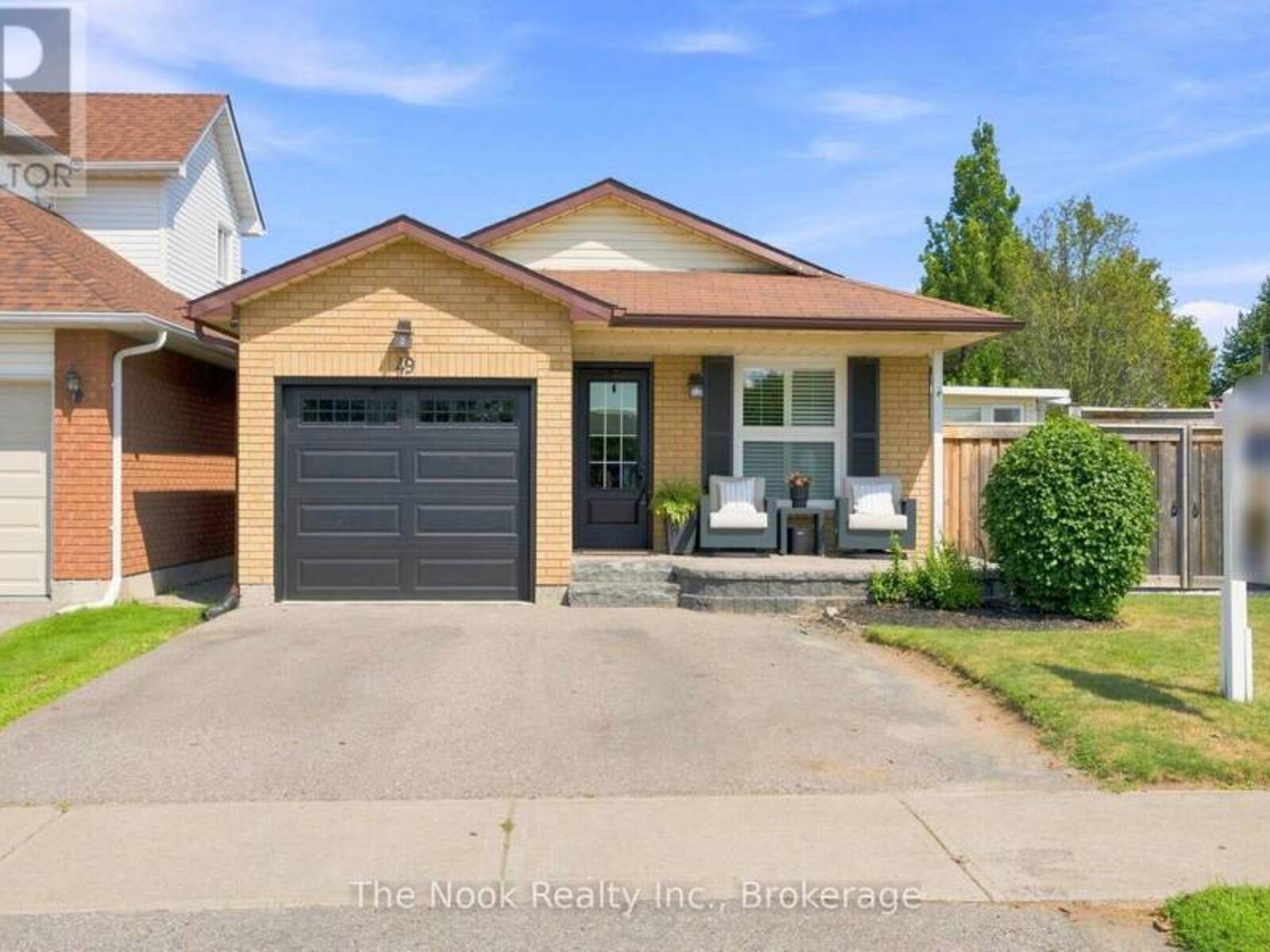 49 GRANVILLE DRIVE, Clarington, Ontario L1E 2W8